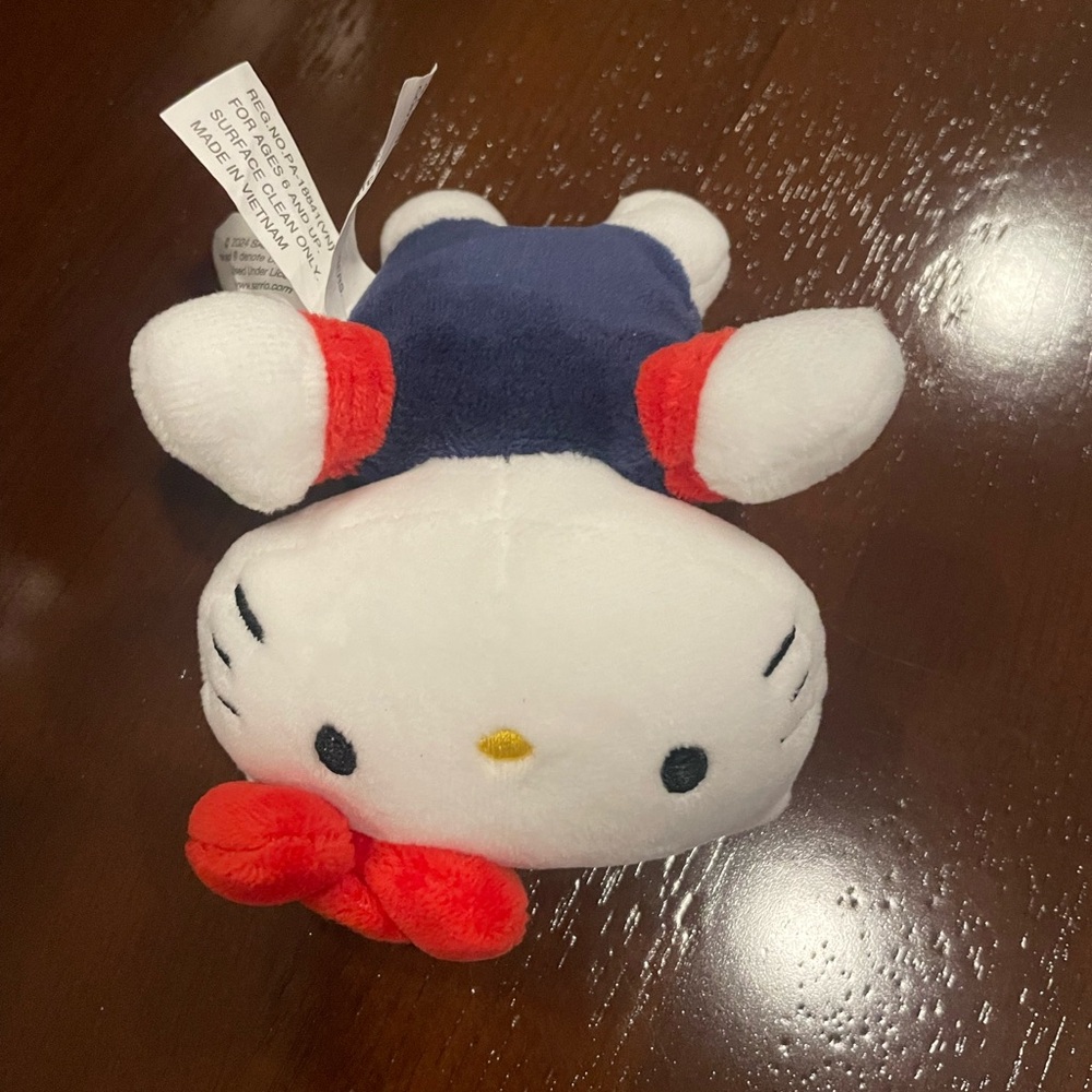 Hello Kitty Plushie - Picture 2 of 5
